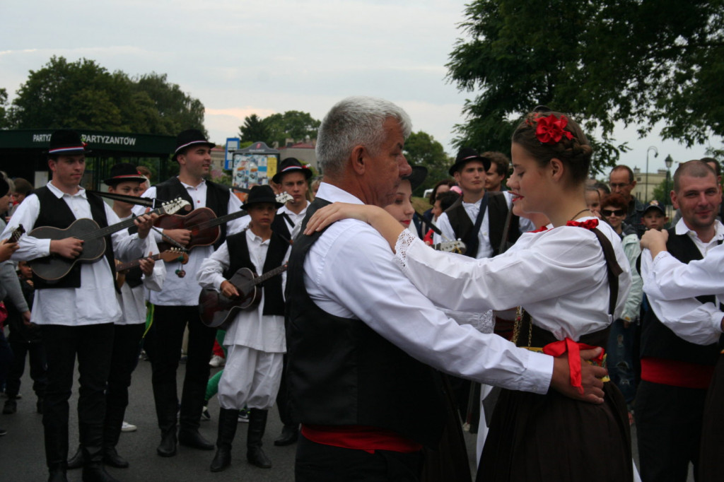 Zamojskie święto folkloru oficjalnie rozpoczęte [FOTORELACJA]