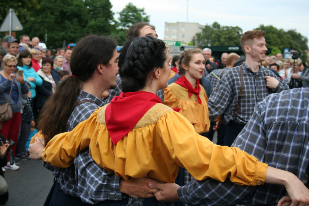 Zamojskie święto folkloru oficjalnie rozpoczęte [FOTORELACJA]