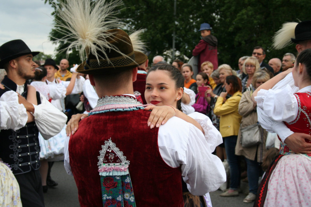 Zamojskie święto folkloru oficjalnie rozpoczęte [FOTORELACJA]