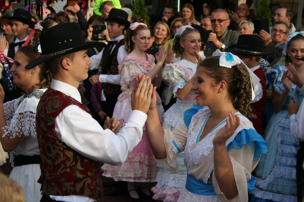 Zamojskie święto folkloru oficjalnie rozpoczęte [FOTORELACJA]