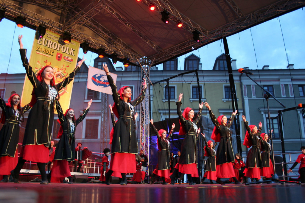 Zamojskie święto folkloru oficjalnie rozpoczęte [FOTORELACJA]