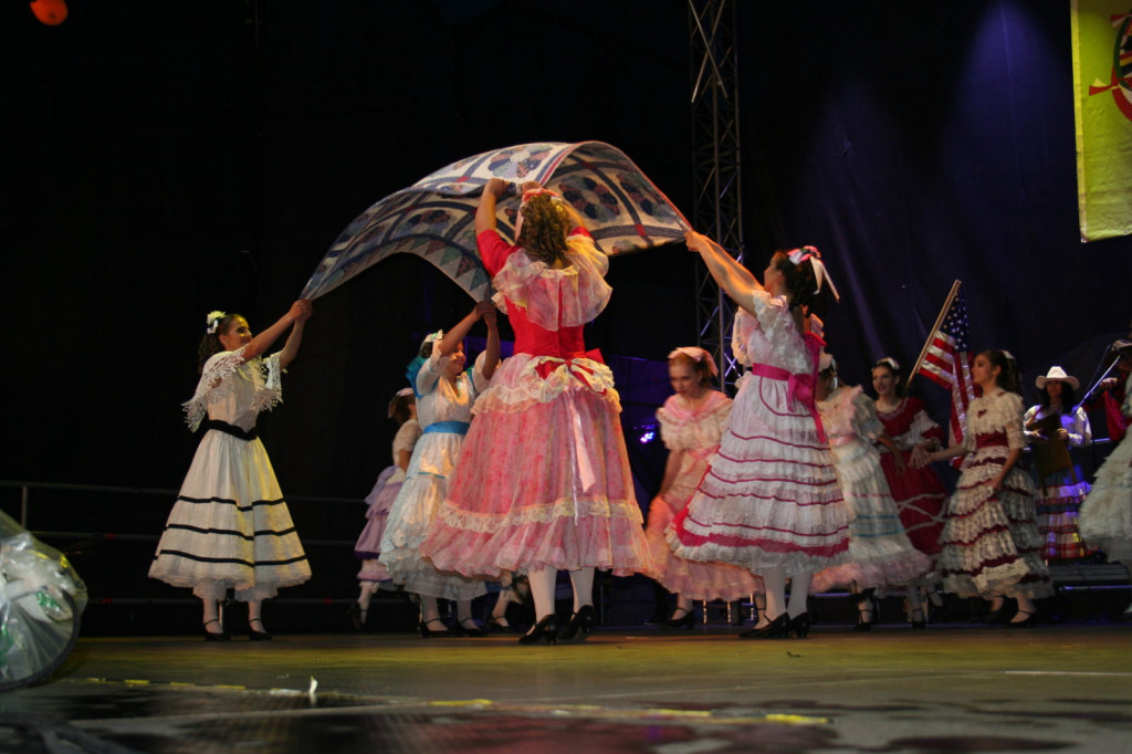 Zamojskie święto folkloru oficjalnie rozpoczęte [FOTORELACJA]