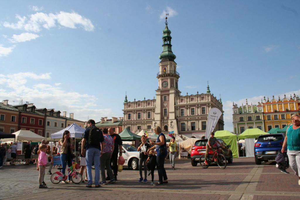 Kiermasz Sztuki Ludowej towarzyszący festiwalowi EUROFOLK [ZDJĘCIA]