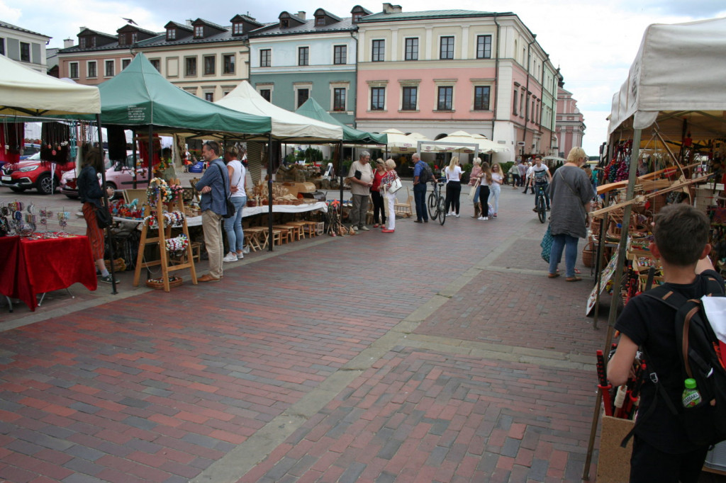 Kiermasz Sztuki Ludowej towarzyszący festiwalowi EUROFOLK [ZDJĘCIA]