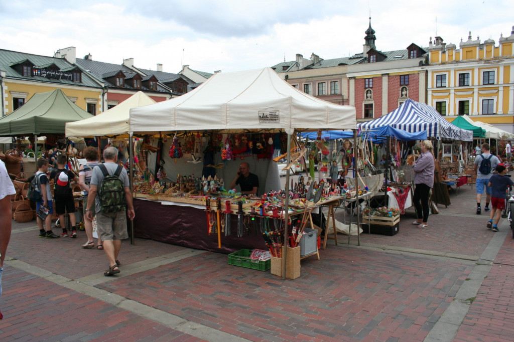 Kiermasz Sztuki Ludowej towarzyszący festiwalowi EUROFOLK [ZDJĘCIA]