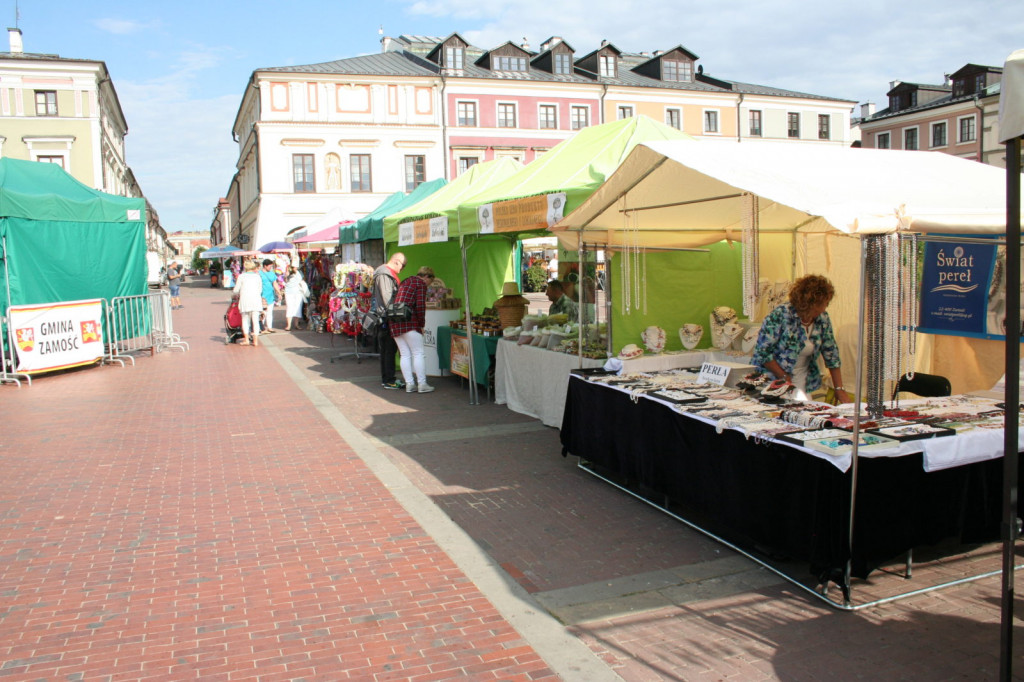 Kiermasz Sztuki Ludowej towarzyszący festiwalowi EUROFOLK [ZDJĘCIA]