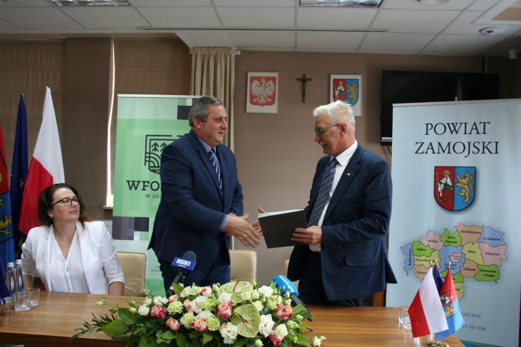 Koniec dymiących kominów! Za to czyste powietrze i oszczędności! Zgłoś się do Starostwa
