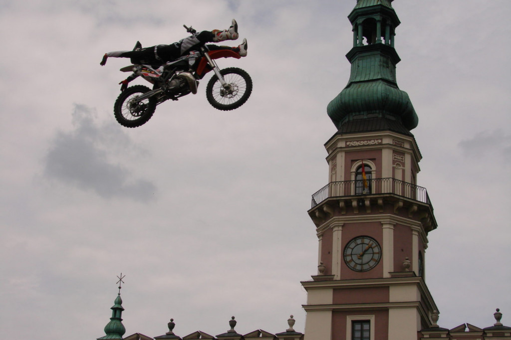 Latające motocykle na Festiwalu 
