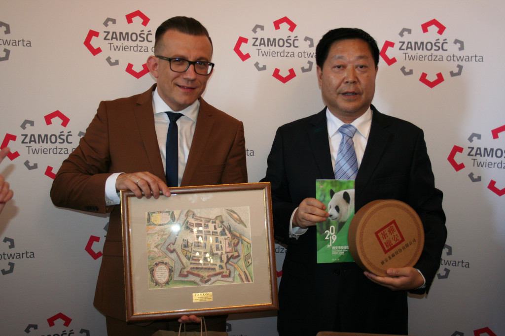 Współpraca Zamościa i miasta Ya an