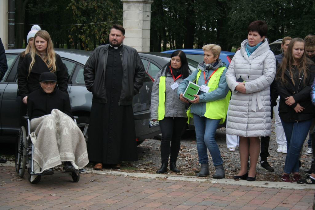 Hospicjum Santa Galla sadzi żonkile