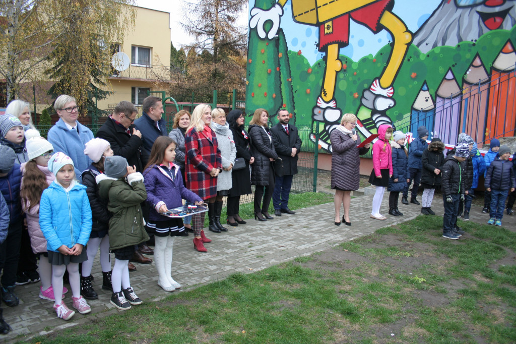 Mural na budynku Szkoły Podstawowej nr 3