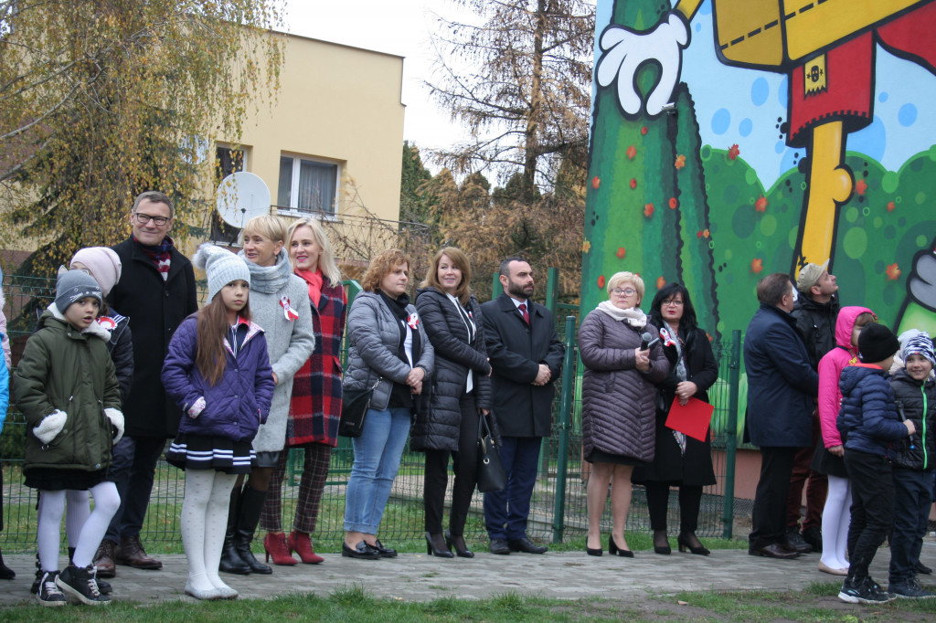 Mural na budynku Szkoły Podstawowej nr 3