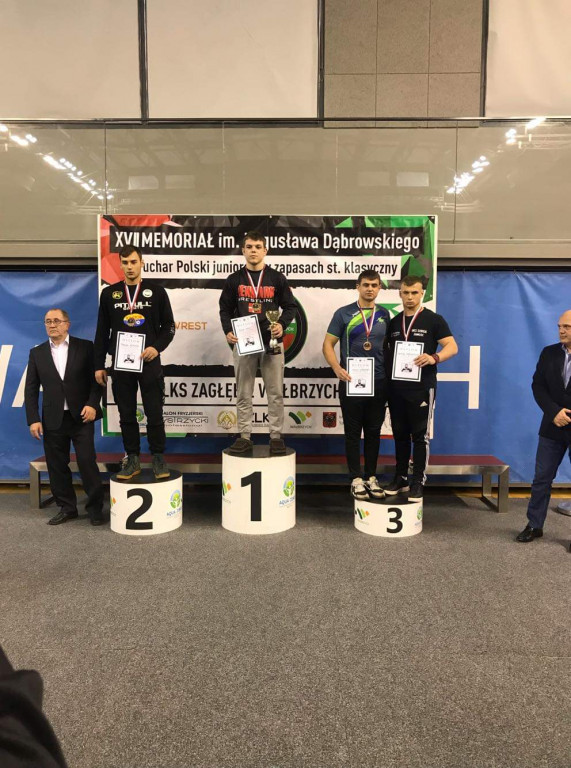 Medale zamojskich zapaśników