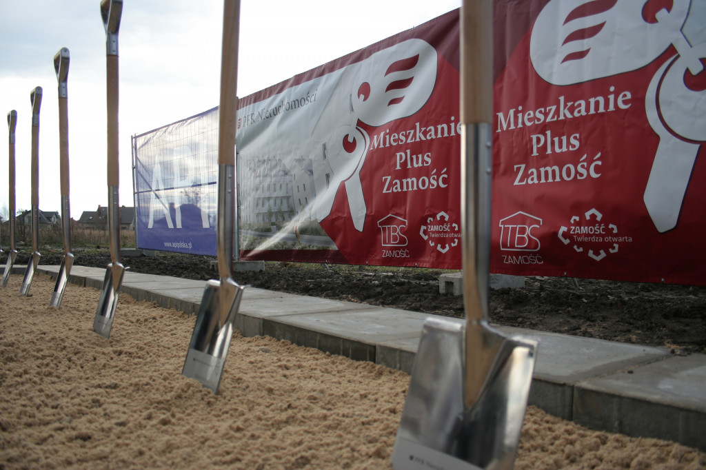 Łopaty pod Mieszkanie + zostały wbite