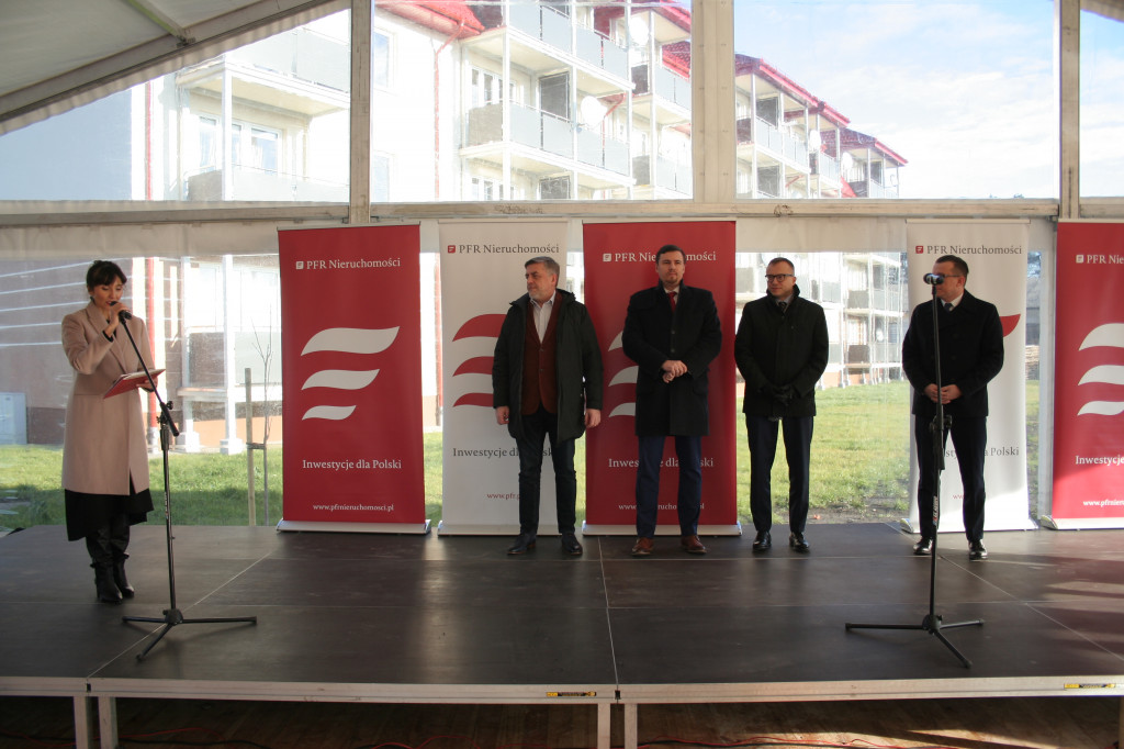 Łopaty pod Mieszkanie + zostały wbite