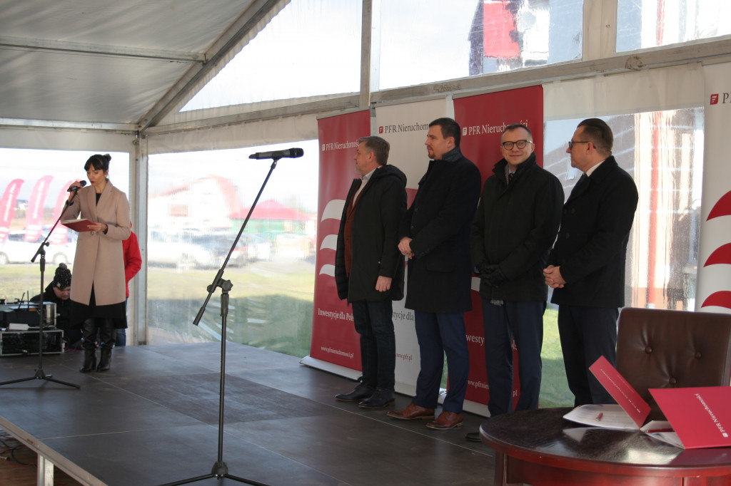 Łopaty pod Mieszkanie + zostały wbite