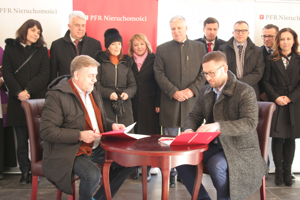 Łopaty pod Mieszkanie + zostały wbite