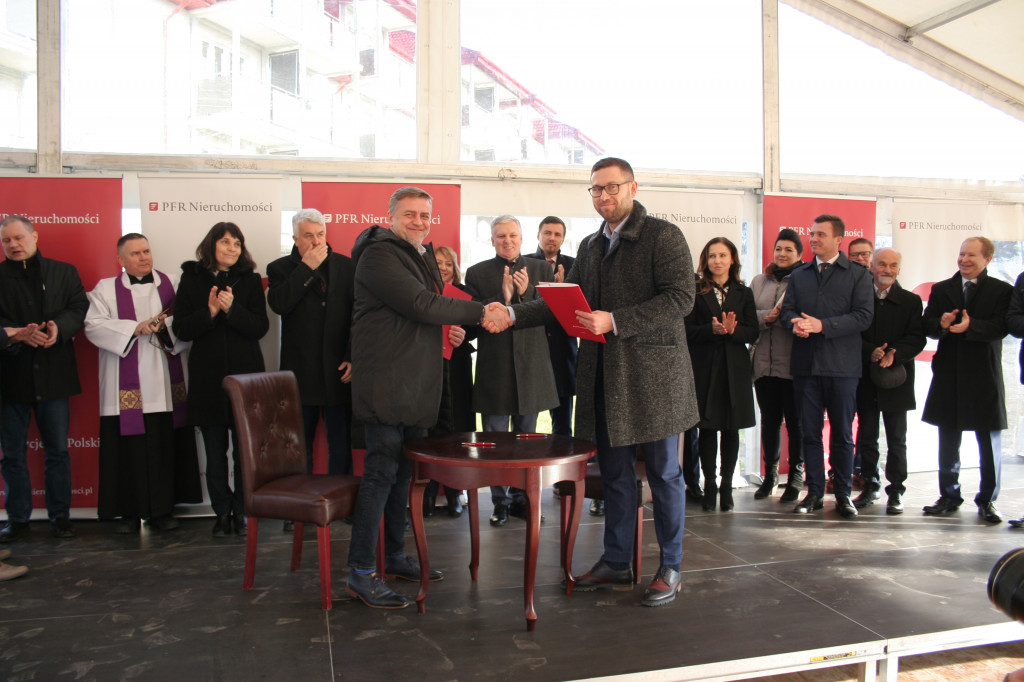 Łopaty pod Mieszkanie + zostały wbite