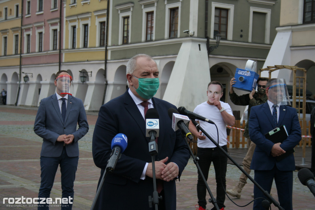 Andrzej Adamczyk i Jacek Sasin na podpisaniu programu dot. zachodniej obwodnicy Zamościa