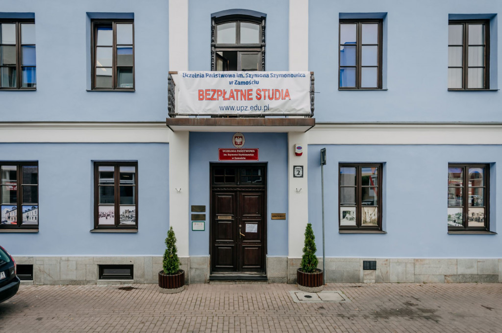 Spacer w czasie przez ulicę Pereca
