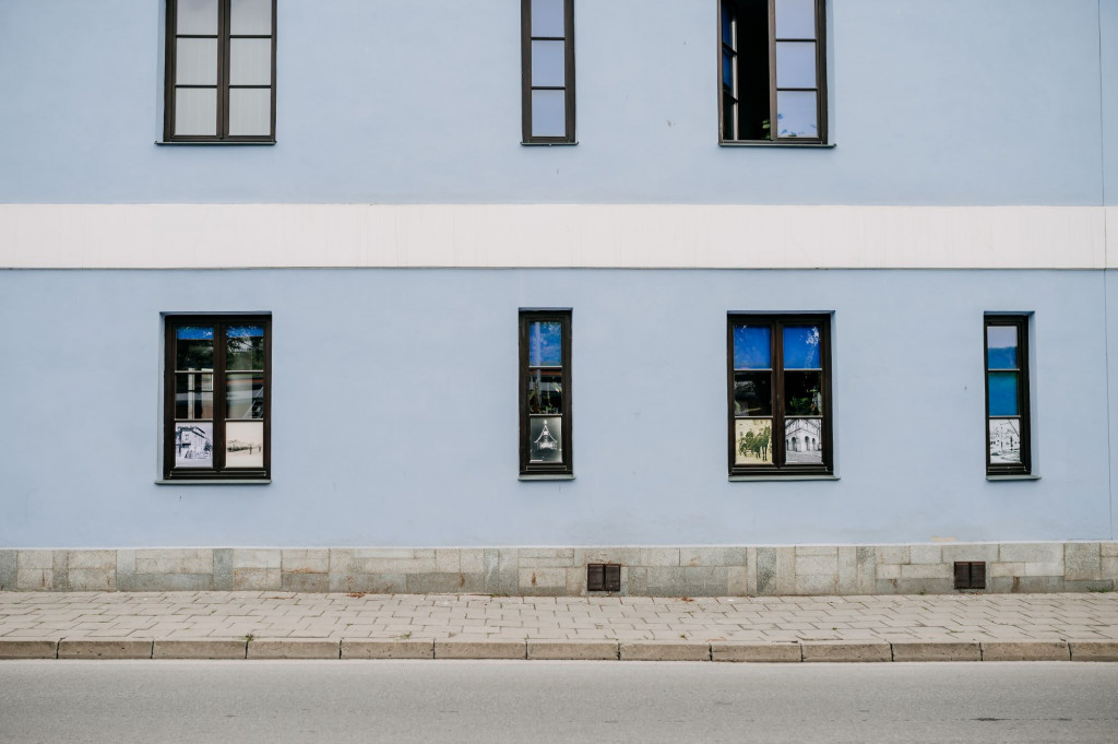 Spacer w czasie przez ulicę Pereca