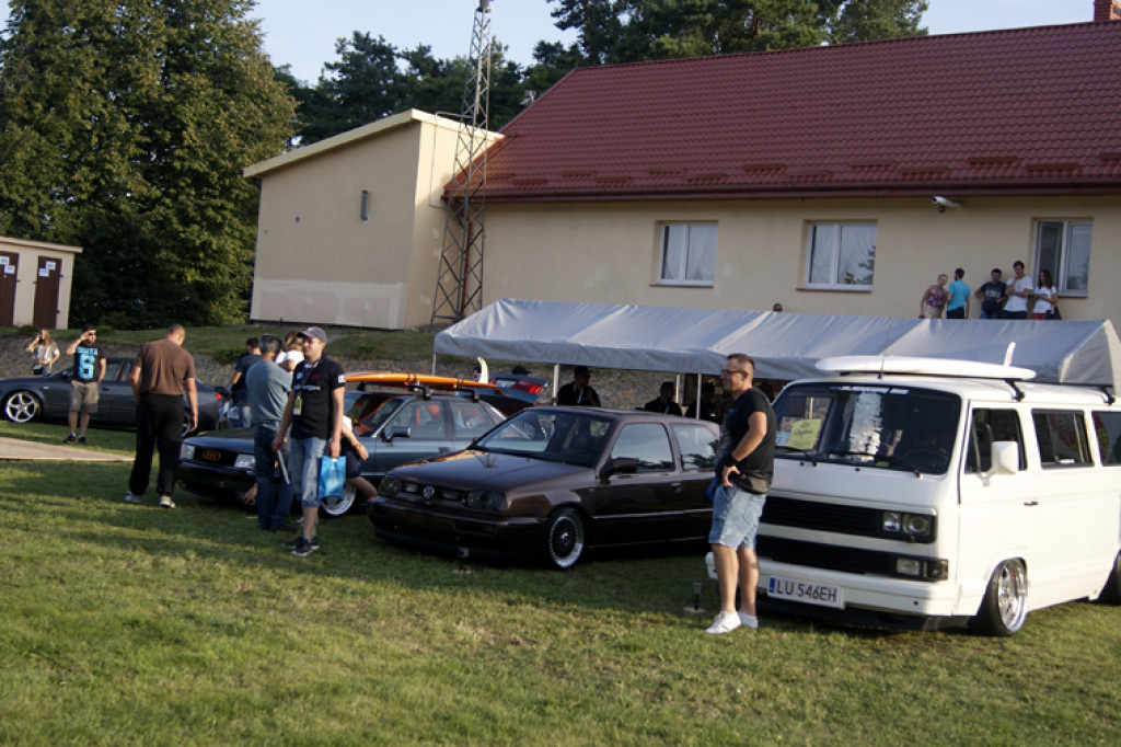 Fani motoryzacji na urodzinach