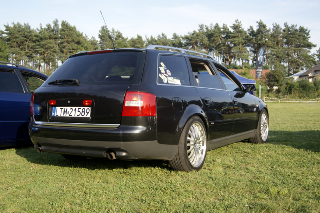 Fani motoryzacji na urodzinach