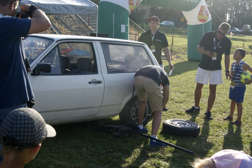 Fani motoryzacji na urodzinach