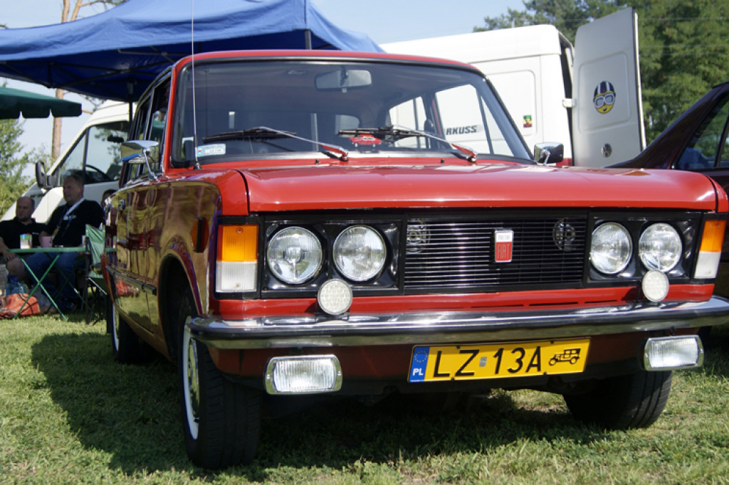 Fani motoryzacji na urodzinach