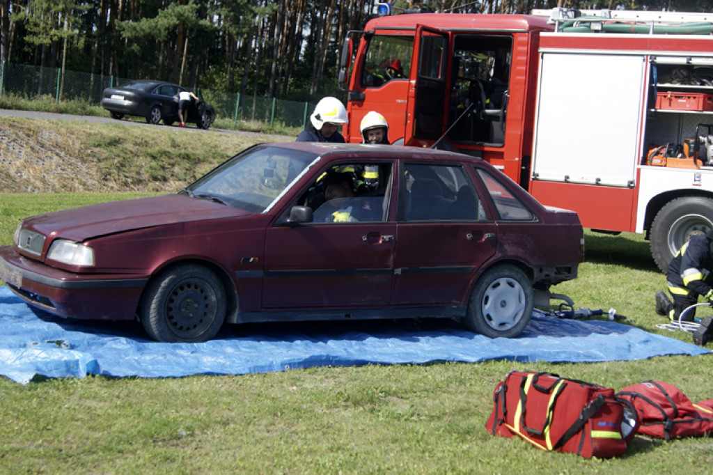 Fani motoryzacji na urodzinach