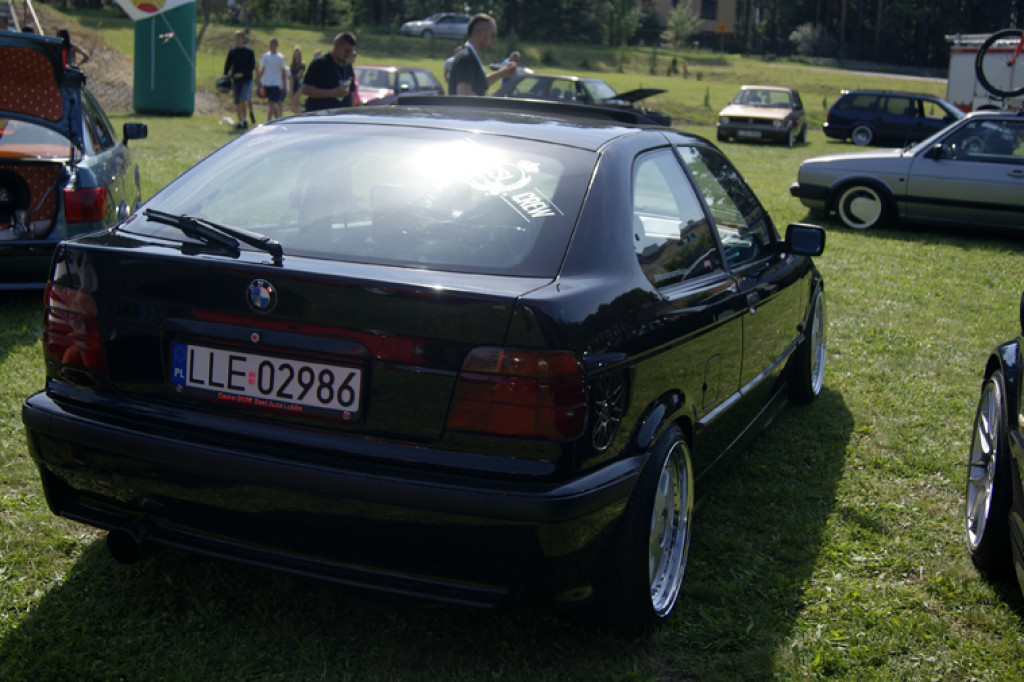 Fani motoryzacji na urodzinach