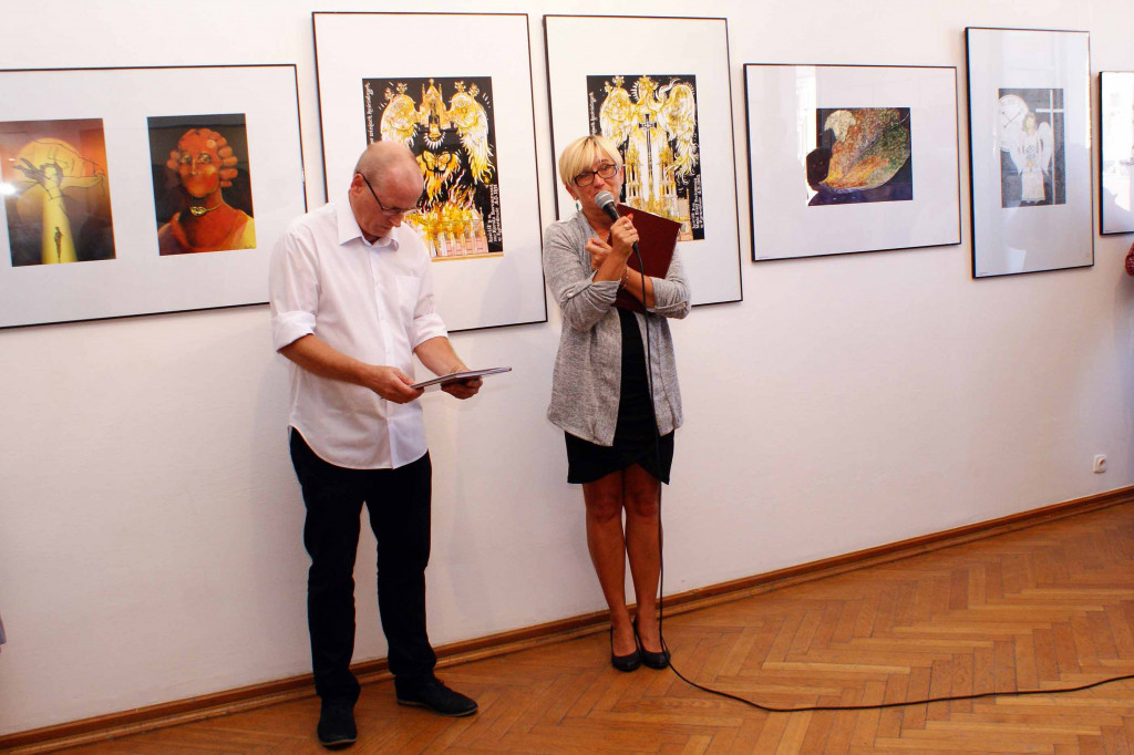 Obrazy o wierszach w BWA Galerii Zamojskiej