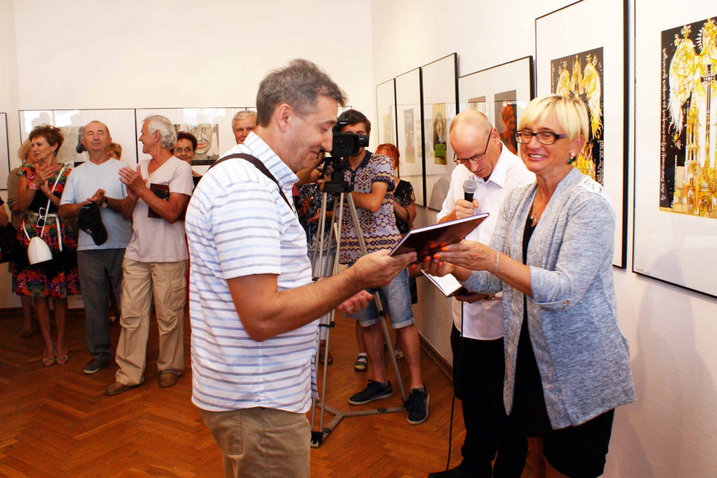 Obrazy o wierszach w BWA Galerii Zamojskiej