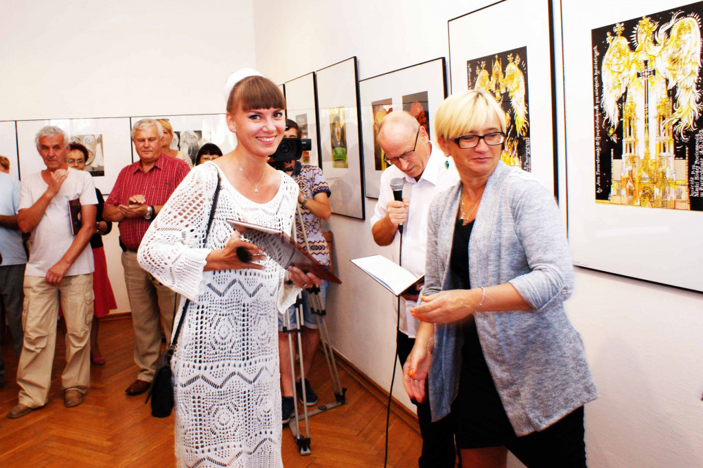 Obrazy o wierszach w BWA Galerii Zamojskiej