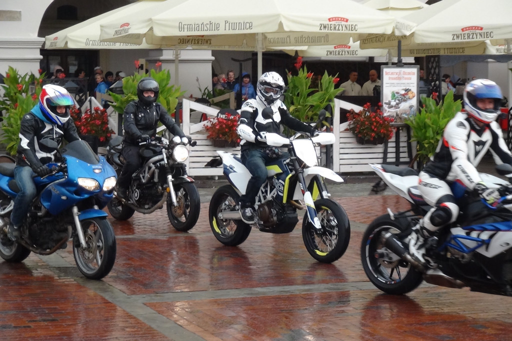 Motocykliści na Rynku Wielkim