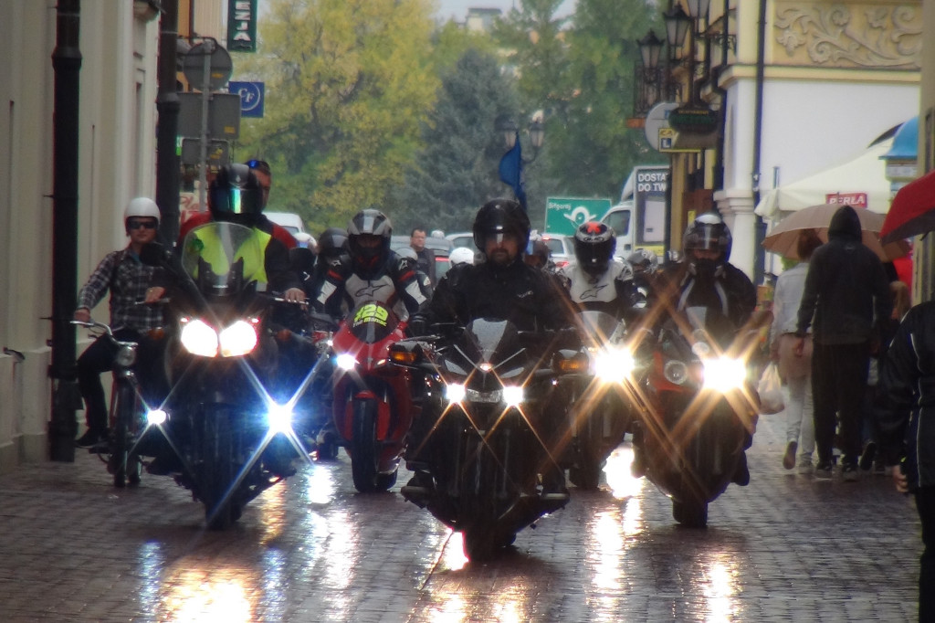 Motocykliści na Rynku Wielkim