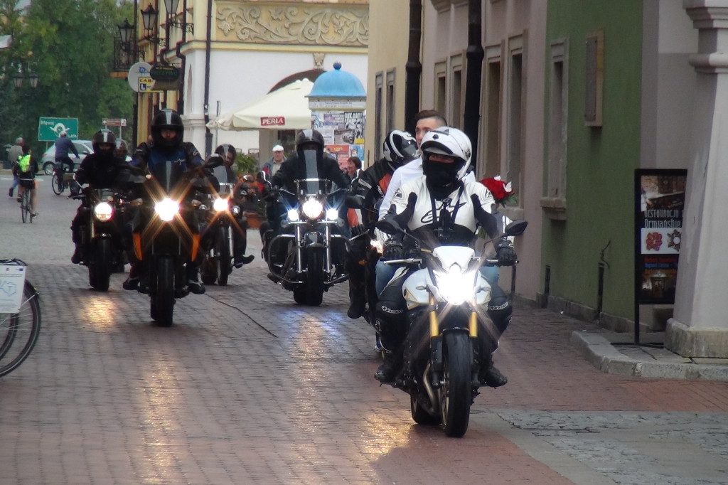 Motocykliści na Rynku Wielkim
