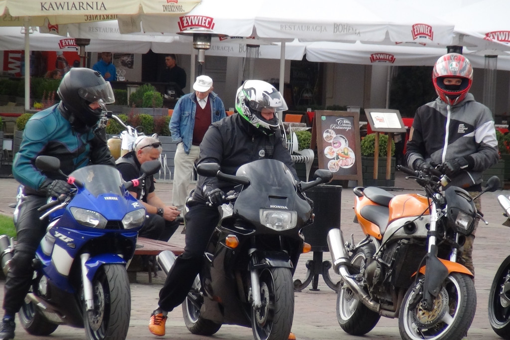 Motocykliści na Rynku Wielkim