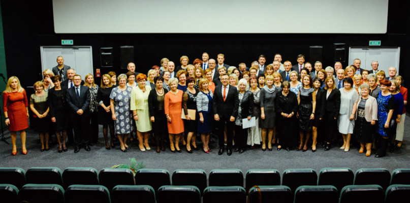 46 nauczycieli i 9 dyrektorów nagrodzonych i wyróżnionych