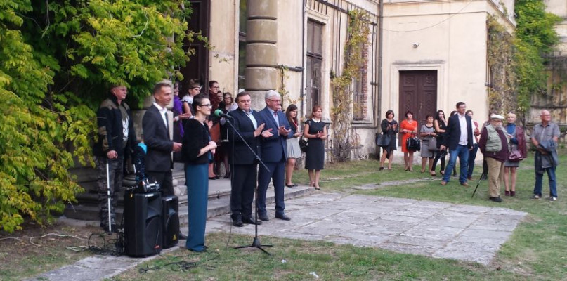 Wernisaz ?Roztoczanskie impresje i nostalgie? w Palacu Zamoyskich w Klemensowie 30.09.2016