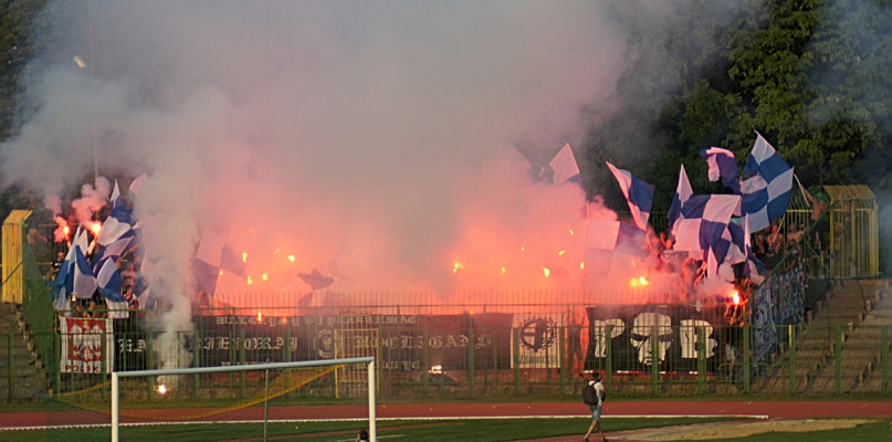 "Zero litości - połamcie tej k...  kości!!!"  [18+]