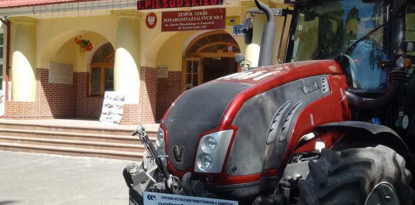 Zamość: Jarmark Zawodów w ZSP Nr 5 [ZDJĘCIA]