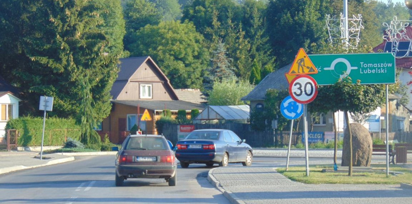 Rondo w Krasnobrodzie; fot.. Józef Zdybel