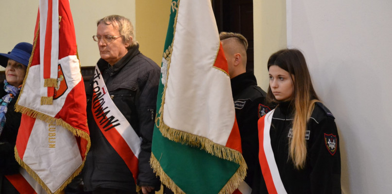 Zamość: Młodzież ZSP Nr 5 im. Józefa Piłsudskiego uczciła 150. rocznicę urodzin Ma