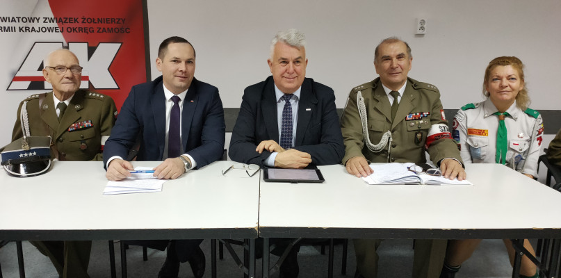 "Paczka dla Kombatanta" i budowa pomnika - mauzoleum 