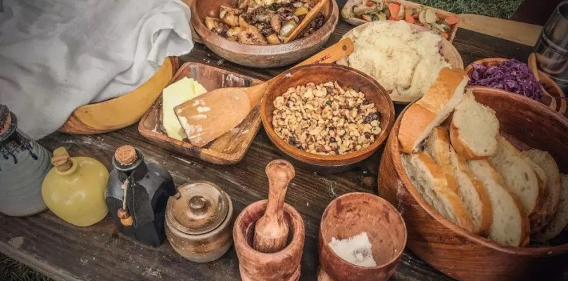 Słyszałeś o diecie Vikingów? Sprawdź, jakie może przynieść korzyści