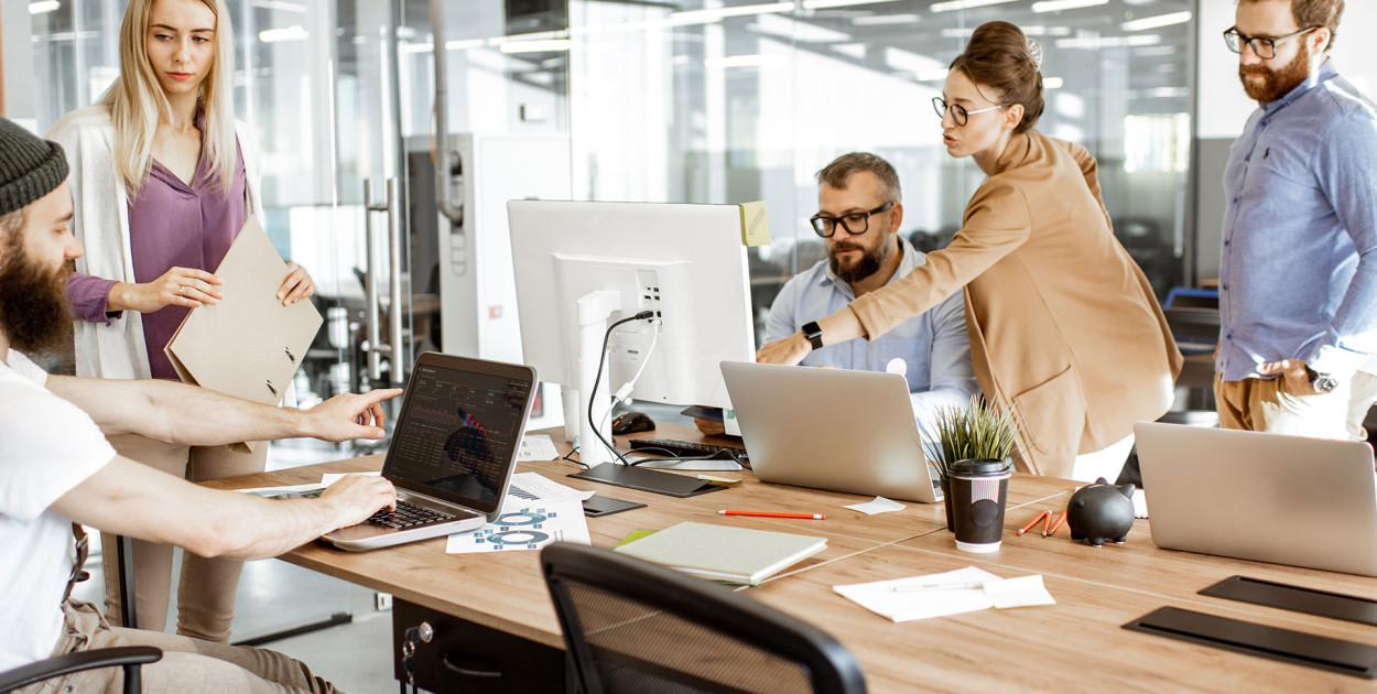 Jakie kwalifikacje powinien posiadać specjalista w dziedzinie odnawialnych źródeł 