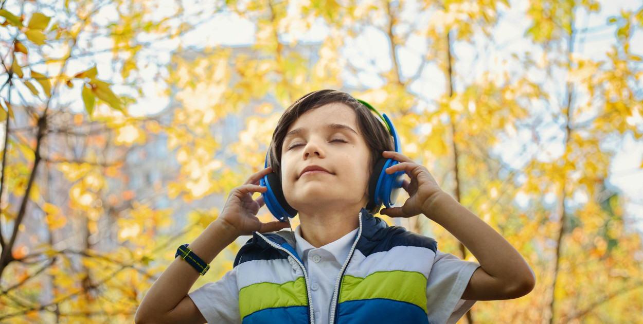 Wartościowe audiobooki, które warto słuchać z dziećmi