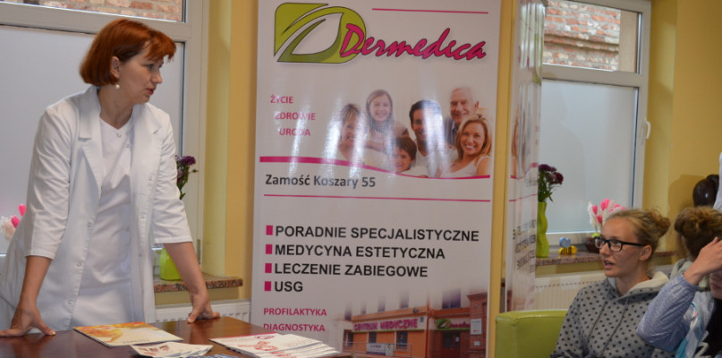 Uczennice ZSZRR na spotkaniu profilaktycznym w Centrum Medycznym DERMEDICA, foto nadesłane