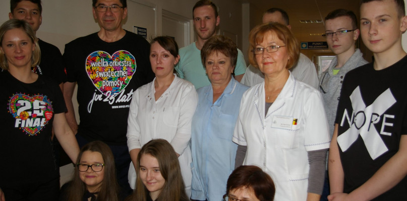 Sztab WOŚP Zamość nr 892 oraz pracownicy Zakładu Opiekuńczo-Leczniczego Zamojskiego Szpitala Niepublicznego, fot. MLC
